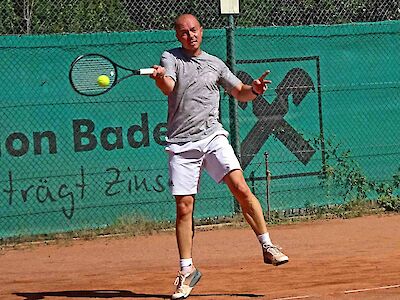 Titelbild von Hansi Reischer krönt sich erneut zum Kaumberger Tennis-Vereinsmeister