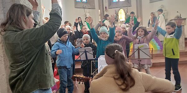 Familienmesse gestaltet vom Verein groß & KLEIN