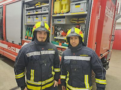 Titelbild von Neue Helme für die Feuerwehr Kaumberg